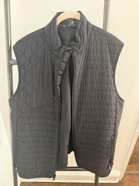 Men's Quilted Black Vest Jacket - Lightweight Insulated